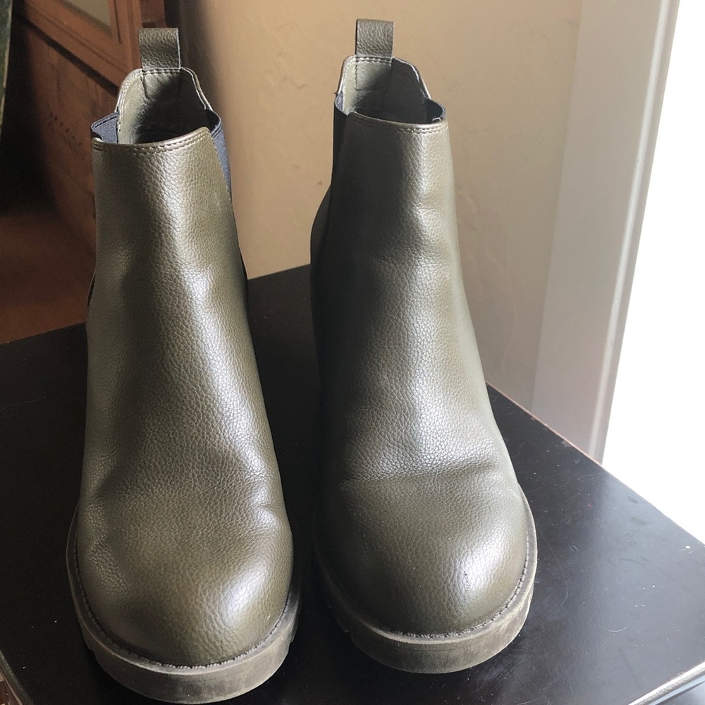 X appeal brown heeled booties size 8